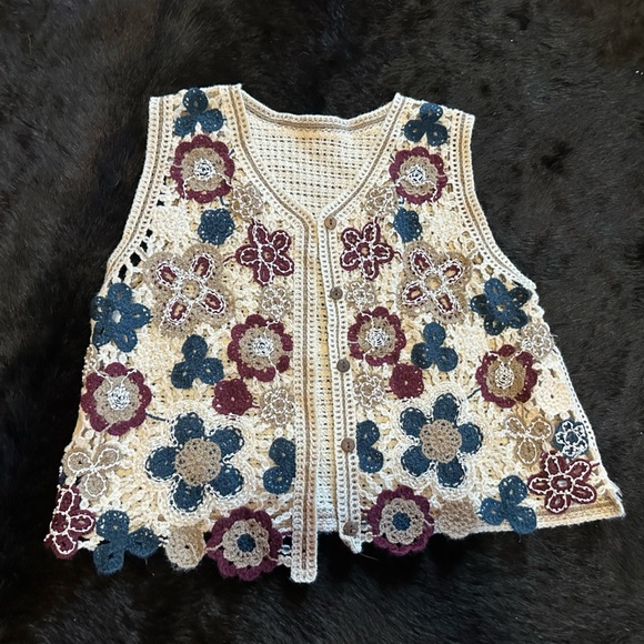 Beaded Crochet Vest - Picture 4 of 4